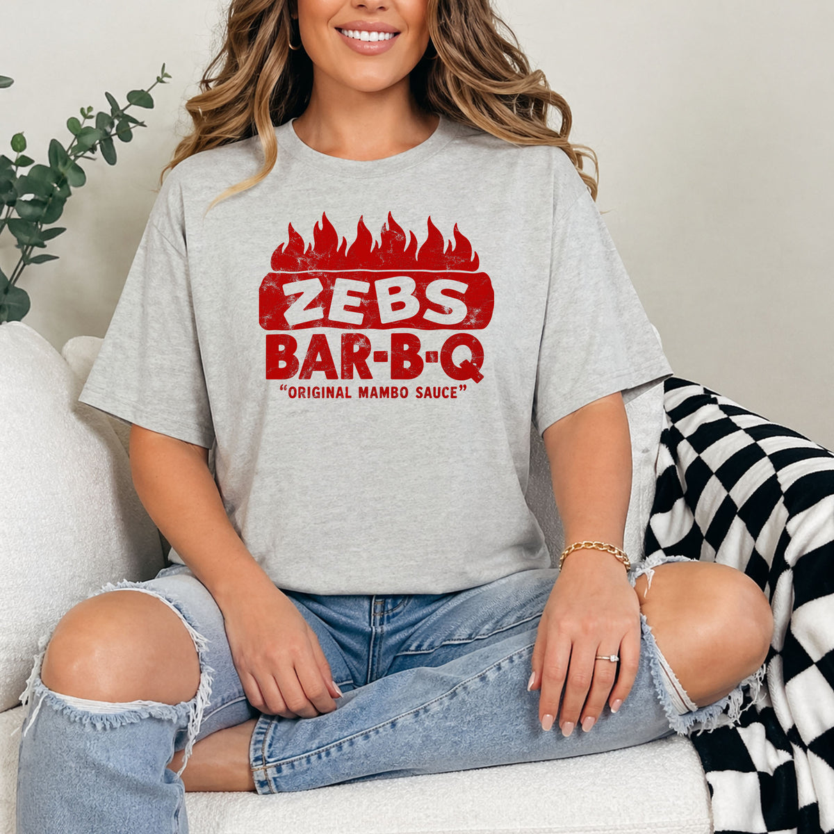 Zebs Bar-B-Q Original Mambo Sauce – Vintage Indianapolis Gildan 5000 T-Shirt